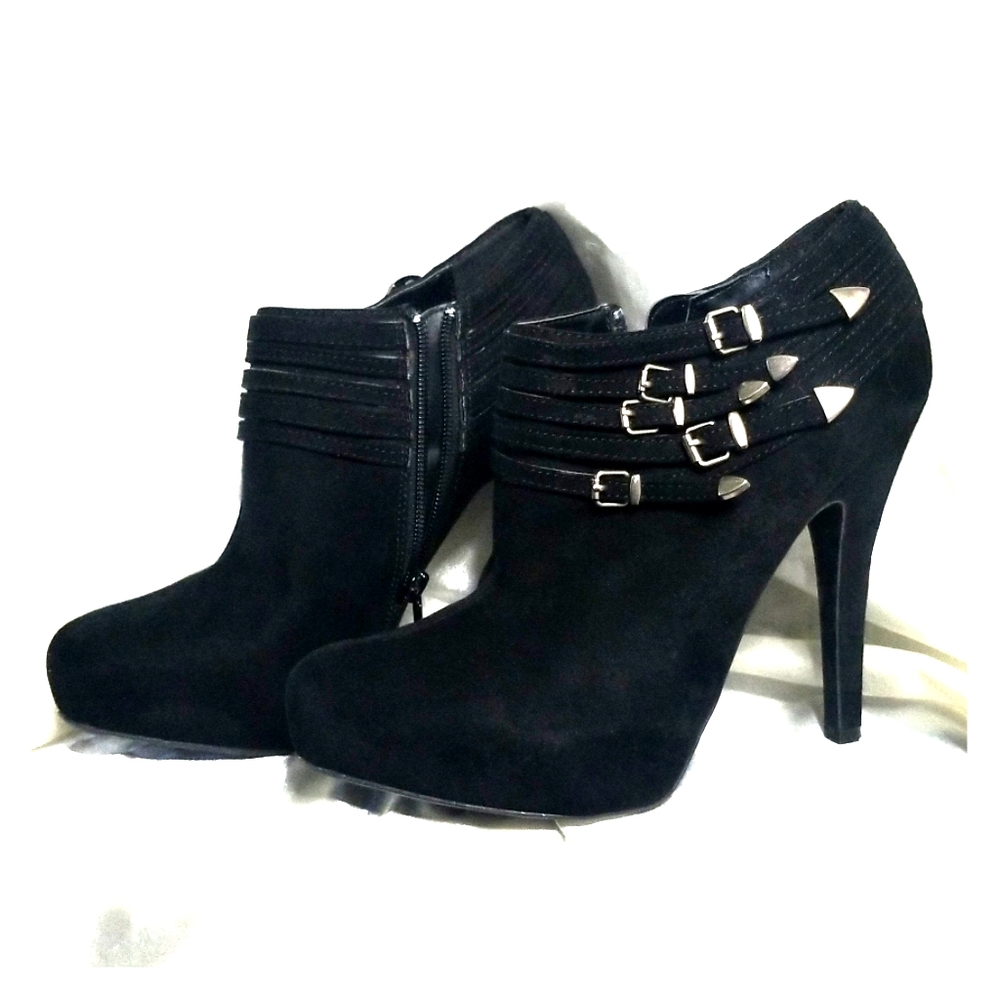 G by Guess Ankle Booties